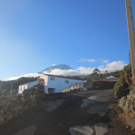 Vivenda Lucinda * Lajes do Pico